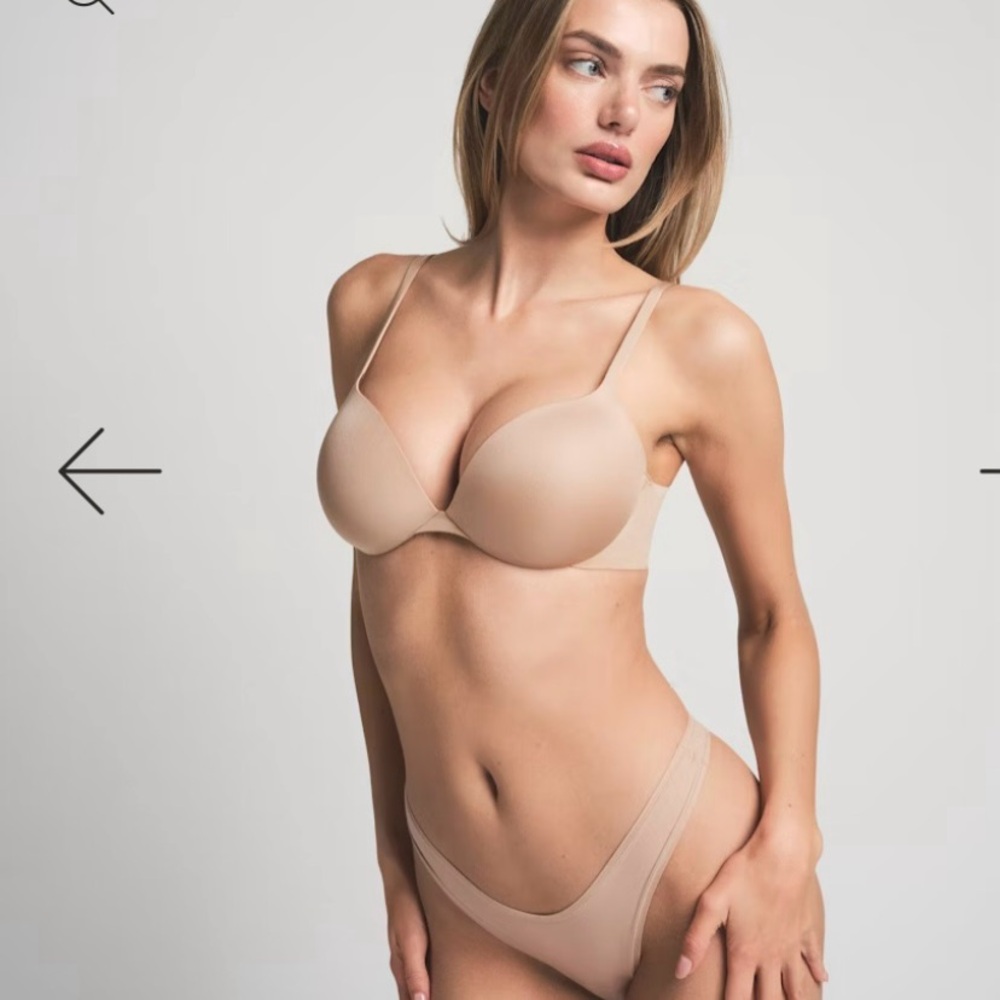 NWT SKIMS ultimate push up plunge bra. 42C. Sand. New with tags.